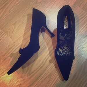 Isaac Mizrahi black pumps. Size 8. Italy. Narrow.